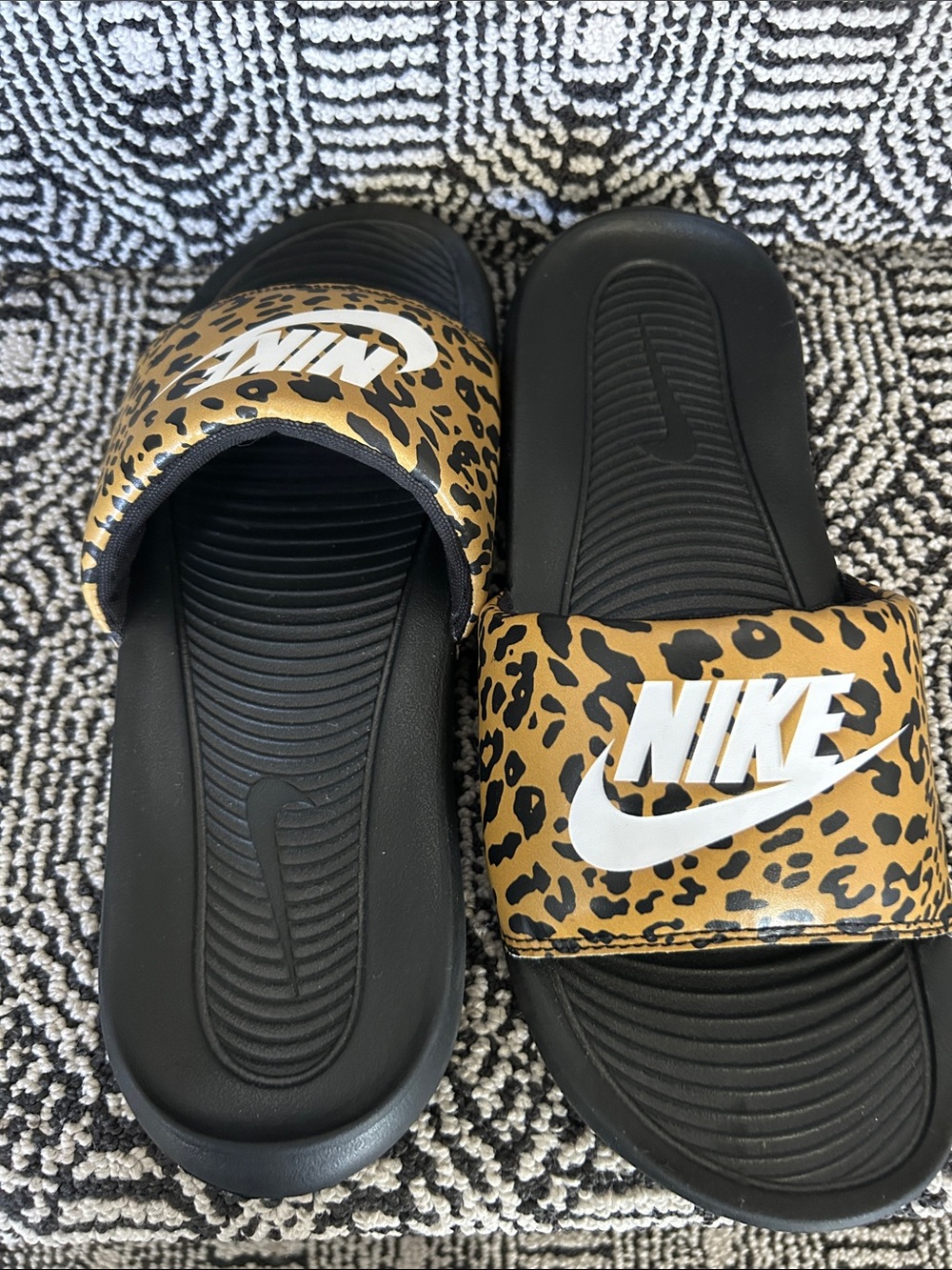 Nike Leopard-Print Slides - Picture 6 of 9